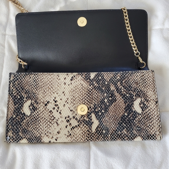 FAUX Python Chain Strap Clutch - Picture 3 of 10